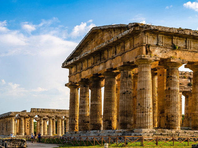 Paestum Lo Splendore Dellantica Grecia In Campania Travel Amalfi Coast