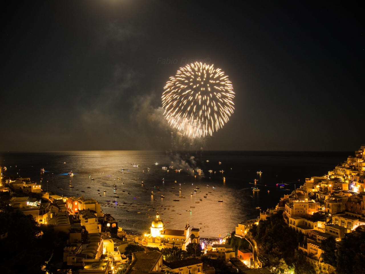 Fireworks in Positano: tour by sea with Travelmar