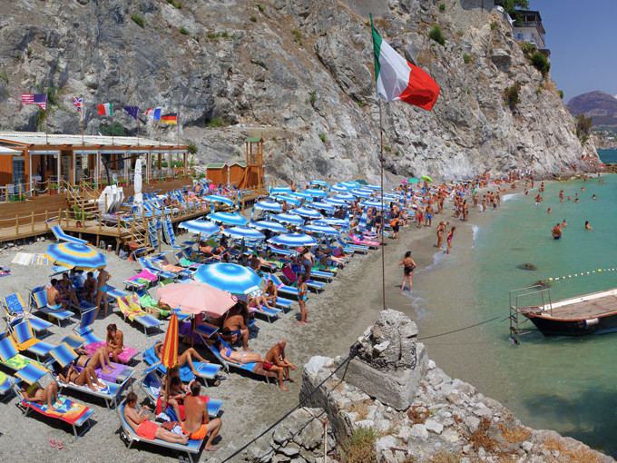 5 Restaurants on the Amalfi Coast reachable by sea  - Travel Amalfi Coast