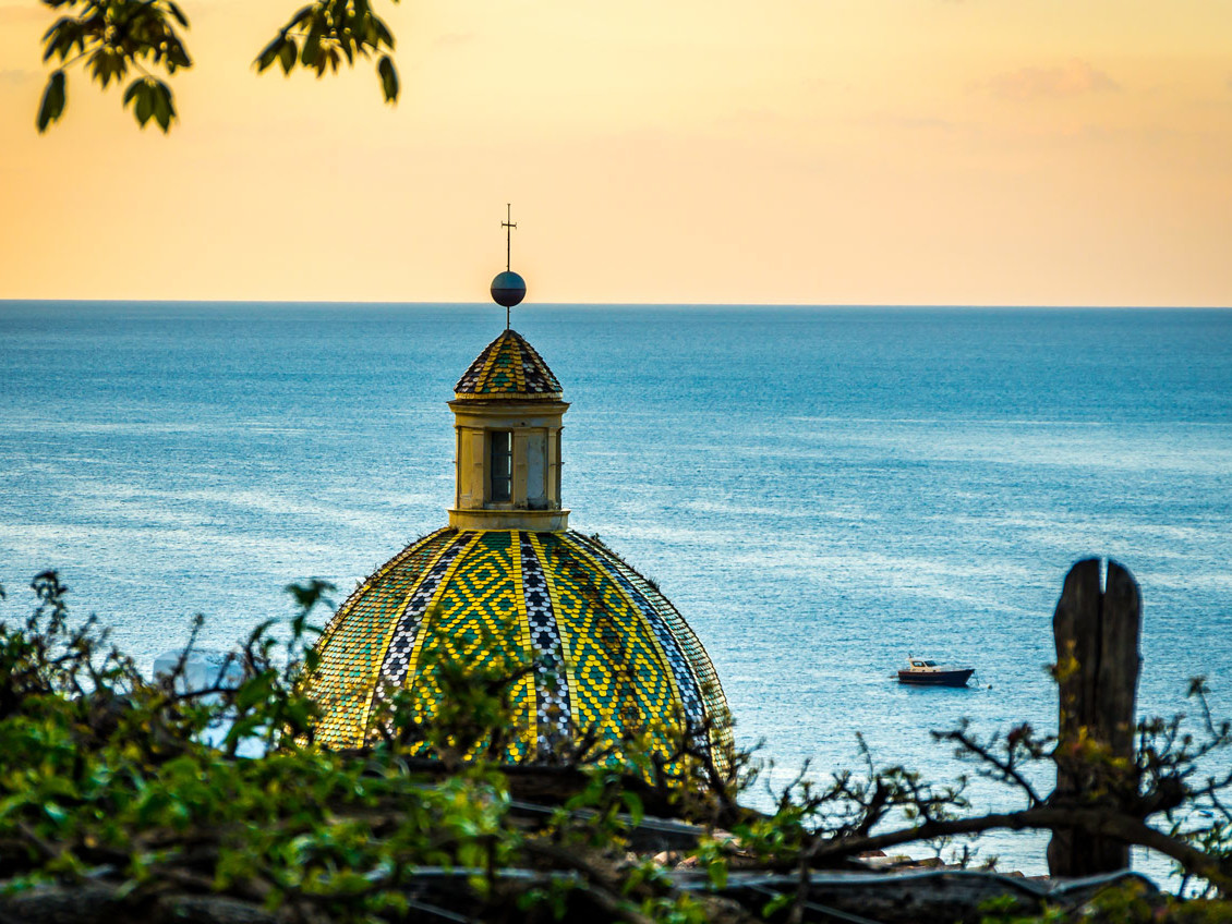 Le cupole maiolicate della Costiera Amalfitana - Travel Amalfi Coast